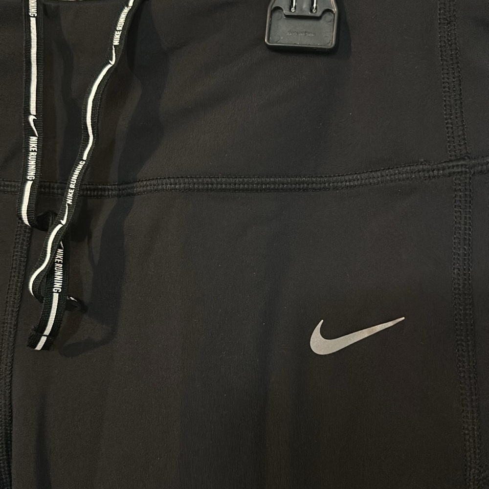 Nike dri fit Capri legging - Picture 2 of 4